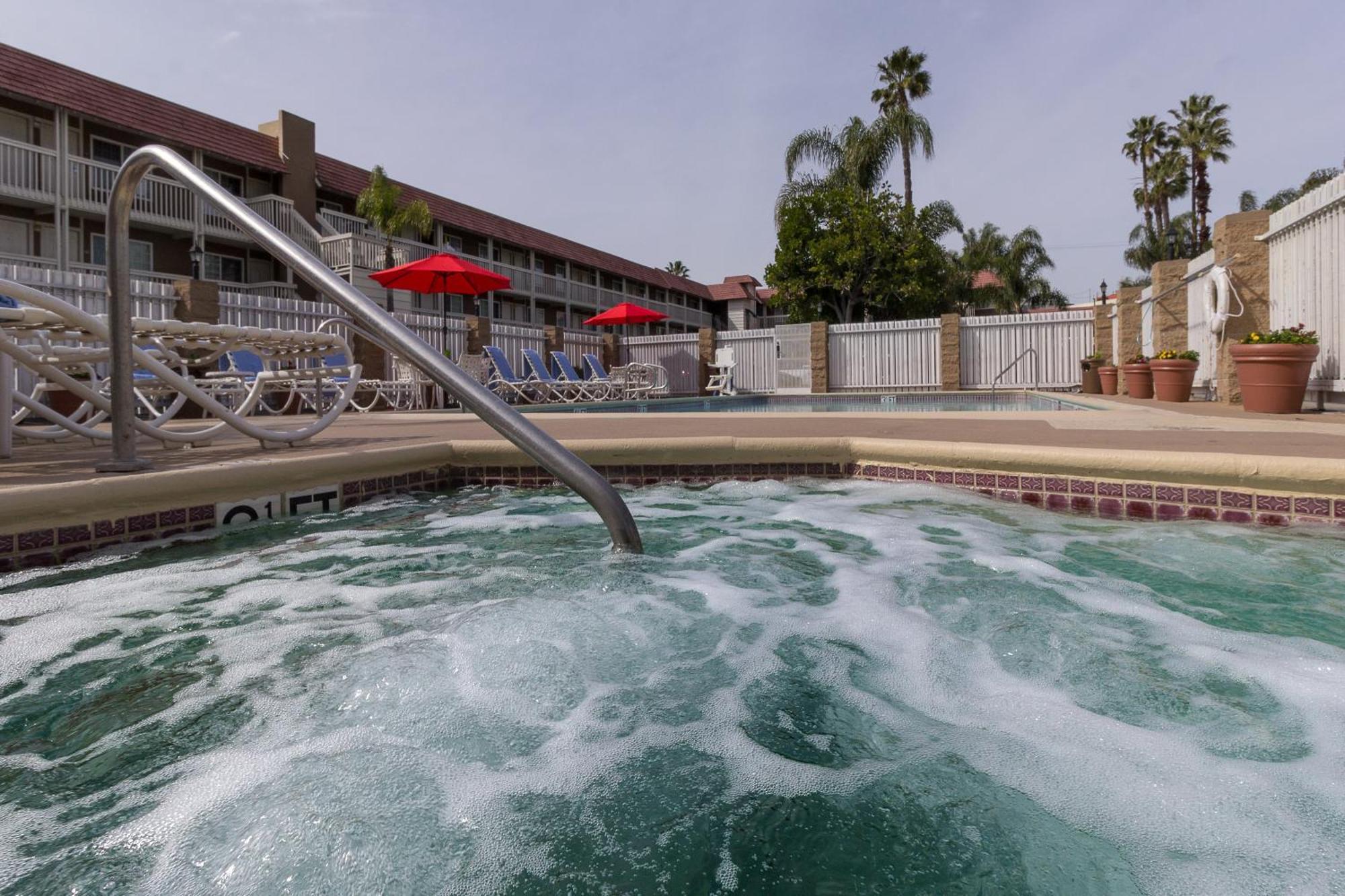 Ramada By Wyndham Costa Mesa/Newport Beach Kültér fotó